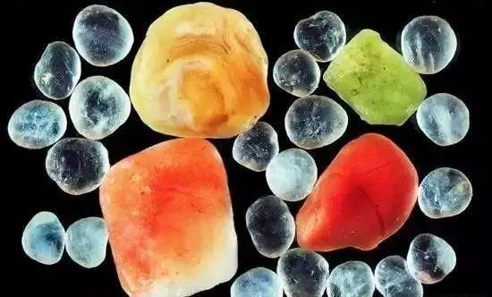 普通沙子放大300倍后是怎么样的?美丽的让人怀疑!
