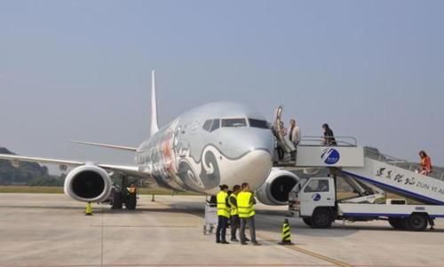  高铁站|中国最“霸气”的县级市，不仅拥有10多个火车站，还有3