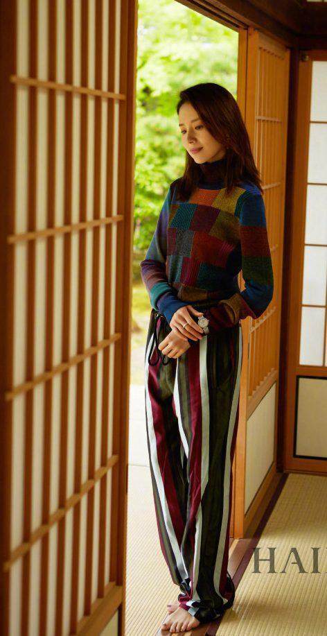 董洁真更狠的! 穿的短裤下面毛茸茸的还很紧身 网友: 离婚后什么