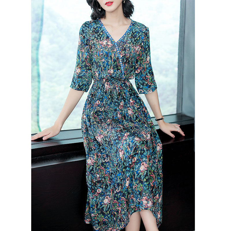 倘若60后的你还烦恼穿什么，看看下面印花A字秋裙，十足女人味