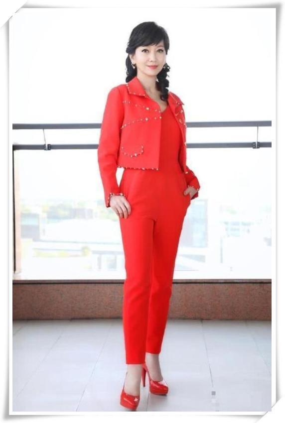 当赵雅芝与刘晓庆同穿短裤，才知道生过孩子和没生孩的差距有多大