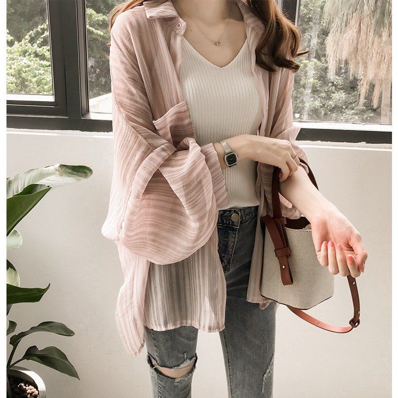 国庆游玩，女人别再裙子配高跟鞋，瞧这样的套装，一款比一款美嫩