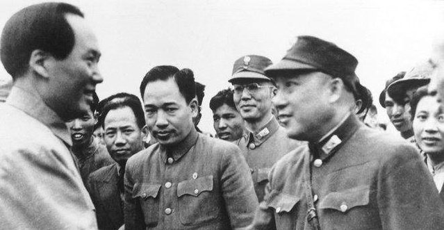 他是保护周恩来12年之久的贴身保镖,周恩来亲