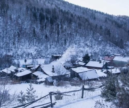  「奥伊」世界上最寒冷的村子，房屋奇特没有蔬菜，人们却非常惬