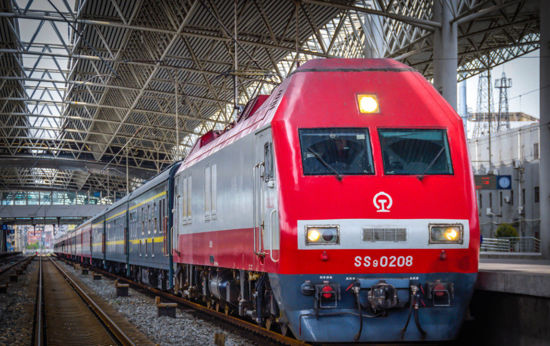 我国这辆全卧铺火车，727公里路程一站直达，被称为“流动宾馆”