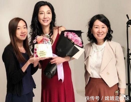 「漂亮」吴绮莉复出开工照惊艳众人 45岁亚姐美貌依旧 坦言女人要活得漂亮