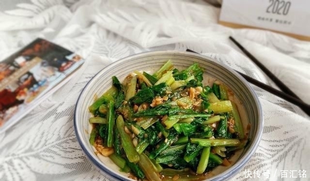 『蒜香油麦菜』失眠便秘是这道菜最恐怖的,甜而脆,吃熟的肠道通,身体变细