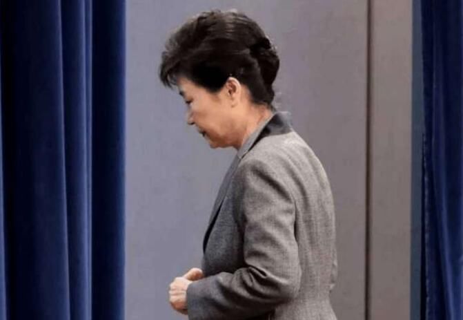 朴槿惠出来 韩军方与两大党派誓死拥护 文在寅