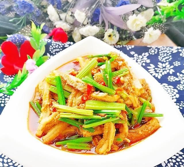 芹菜■芹菜梗爆炒牛肚,超级下饭哦!