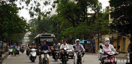 越南人游中国后再回越南,坦言说自己就像回到