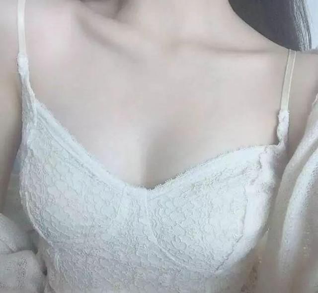 女孩子穿成这样难道就是暴露狂吗