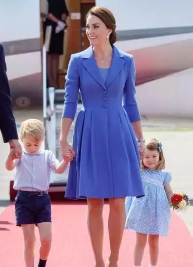 凯特王妃、夏洛特小公主同行的这个细节，原来这么讲究