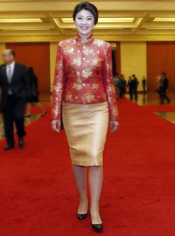 各国第一夫人穿高跟鞋，气质优雅尽显女性美，网友：英拉最迷人！