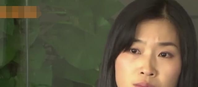 『偶遇』张艺谋女儿偶遇巩俐，从他这样叫巩俐，看出他的真实教养
