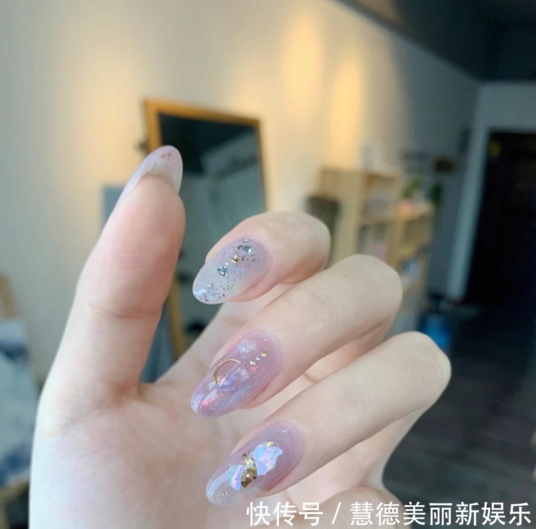 「简直」2020年美甲流行新趋势,千万不要错过这几款,简直就是颜值爆表