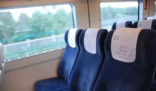 为啥高铁上要显示“车速”？答案说出，乘客：车票钱没白花！