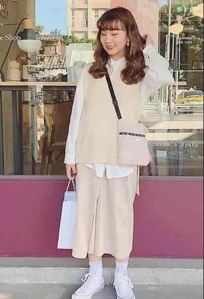  『品味』又矮又胖穿衣却很时尚！没胸没腰却精致有品味！这小个子真会穿！
