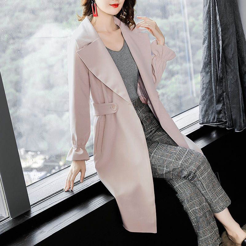 别傻傻买羽绒服，贵得要死!现流行这十款风衣，洋气又保暖