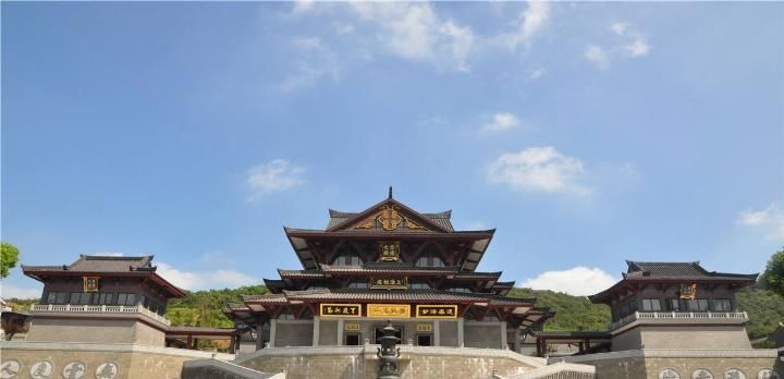 中国“最无赖”景区, 山下买的票, 山顶却不认, 想进还得二次购票