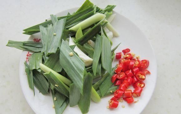  「猪皮」它是“天然胶原蛋白”，5块钱1斤，比敷面膜管用，40岁不显老