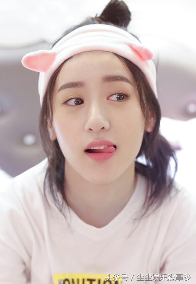 精致猪猪女孩袁冰妍，软萌俏皮式少女一枚!