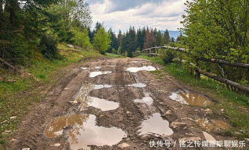  【高速】为什么国家要禁止使用混凝土修建高速公路了？网友：还