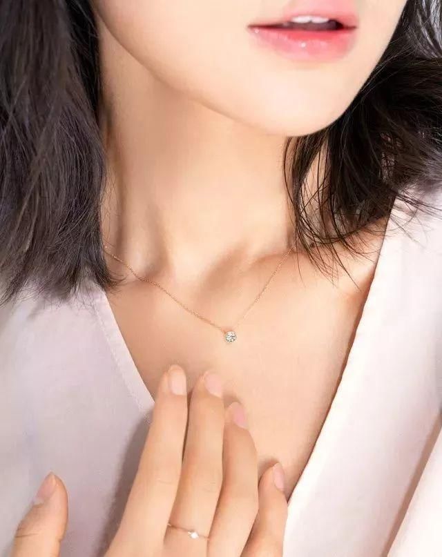 我摘下的星星变成了钻石，你戴上肯定特别美