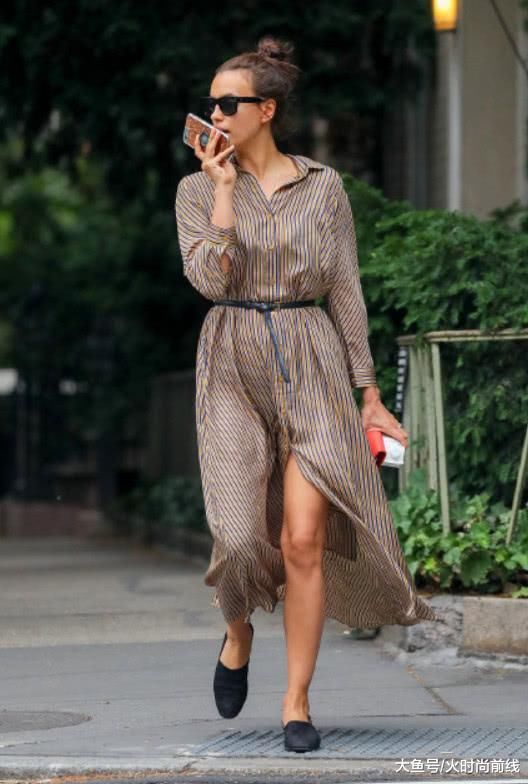 C罗超模前任穿条纹衬衫裙霸气出门 颜值气场比C罗现任好太多了