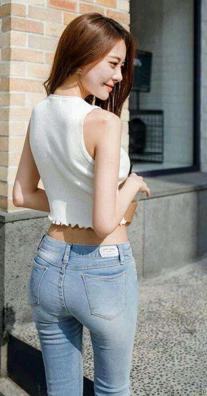 牛仔裤也能让小姐姐女神范十足