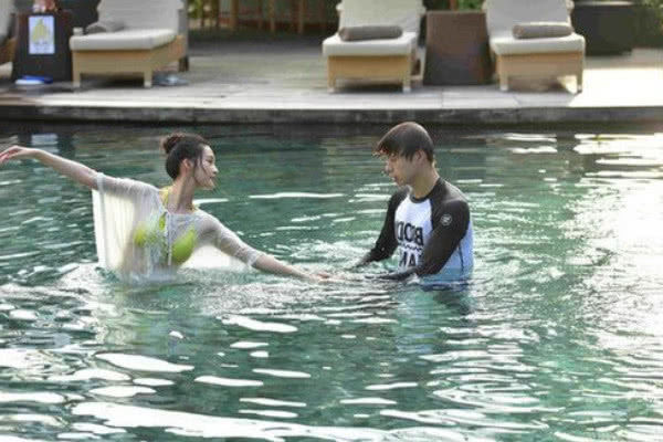 杨幂的泳装,赵丽颖的泳装,李沁的泳装,却不及她