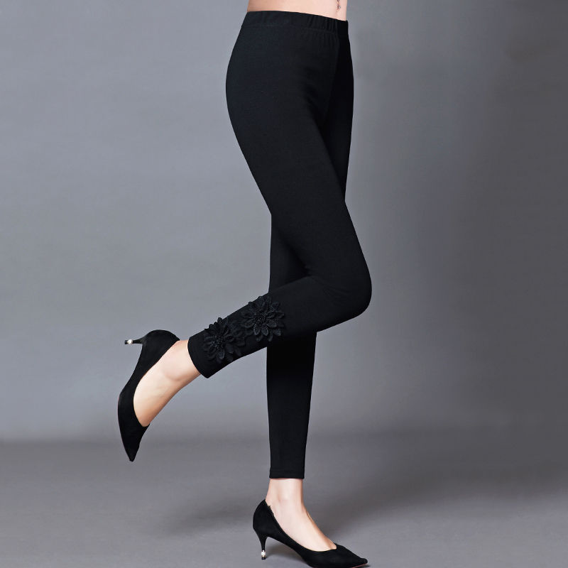 姑娘，你的打底裤过时了，今秋流行这样穿，连背影都美爆了