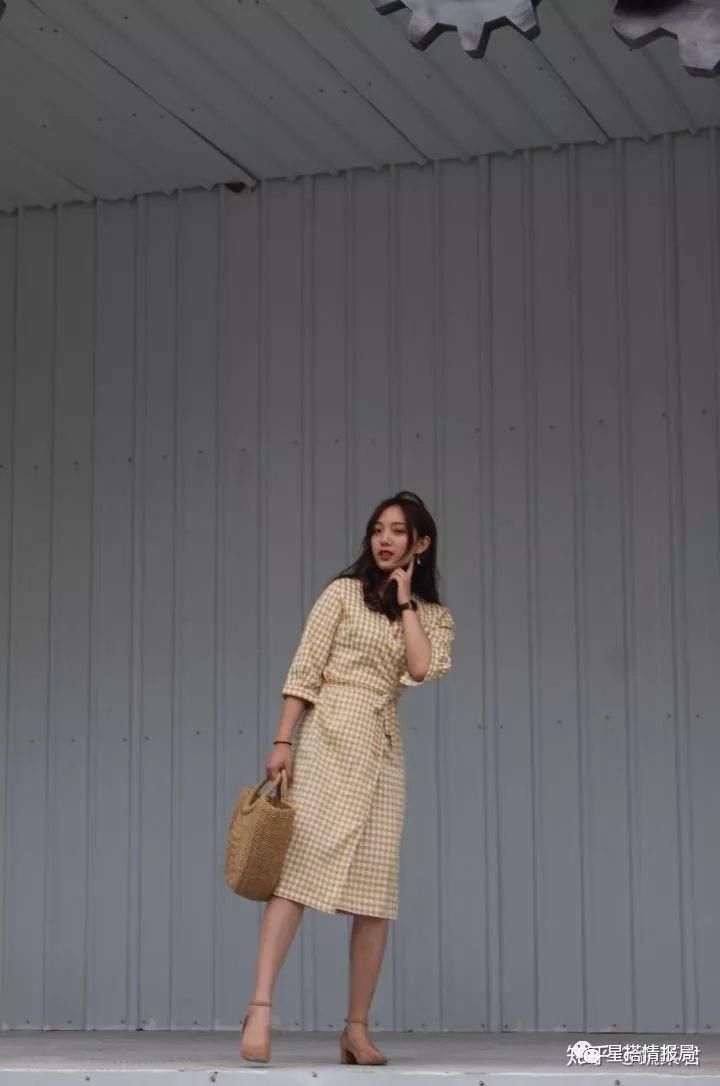 有没有化妆和素颜差别很大的，朋友没有认出来的故事?