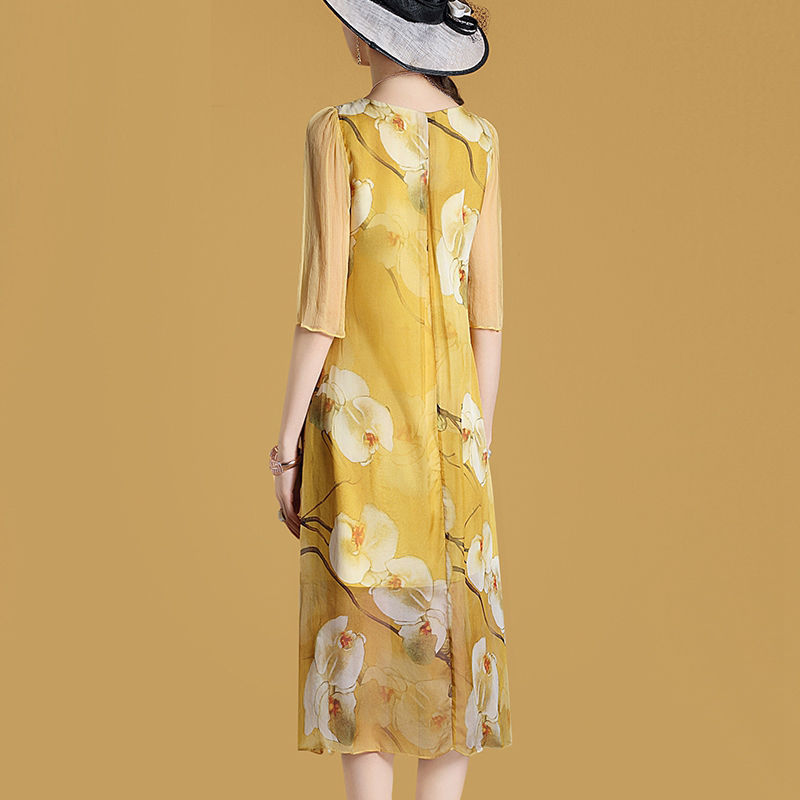 老婆年过51岁，换上这大牌“欧货”裙，高贵洋气嫩成29岁