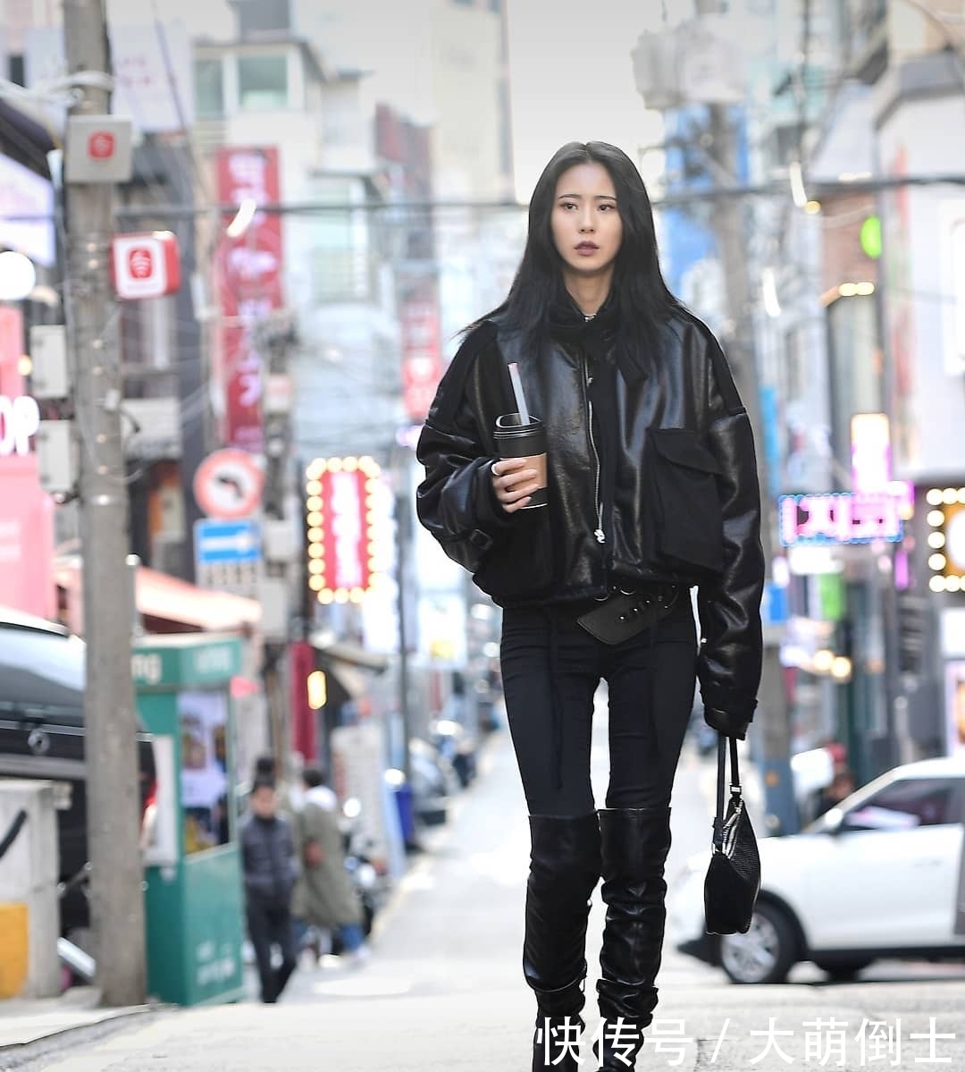 #美女身穿#时尚路人街拍,街头都是穿着时髦的小姐姐