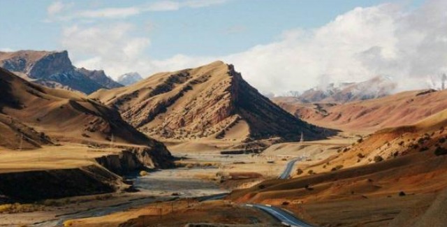 世界上最荒凉公路：3200公里只有2个加油站，全程没有指示牌