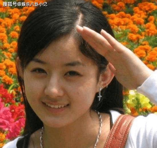  『女王』她出身农村却想当空姐，跑龙套七年被导演嘲笑，如今33岁成收视女王
