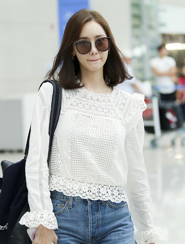 林允儿换个口红色号如换脸，美出几个层次，网友：想要口红色号！