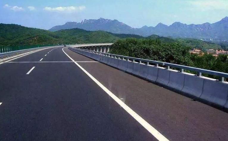 ETC又出新政策，今年还不办就难下高速了，各位车主相互转告