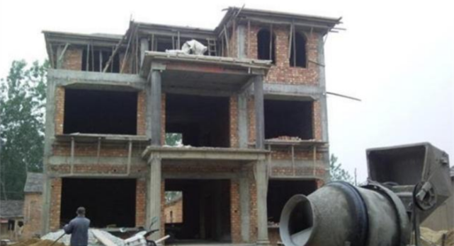  「农村」2019年，农村为什么不让盖房子？农民不解，村干部委屈