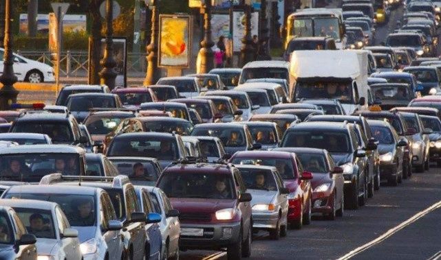 中国“最堵”城市，竟然不是北上广，原来是这座“网红”城市！