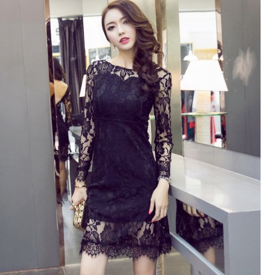 身材丰满别藏着掖着!学学下面女人穿包臀裙，身材有致还洋气