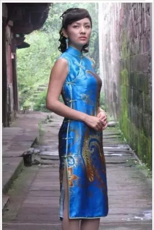 沙溢要是看到胡可的素颜照片，估计会后悔到肠子青！