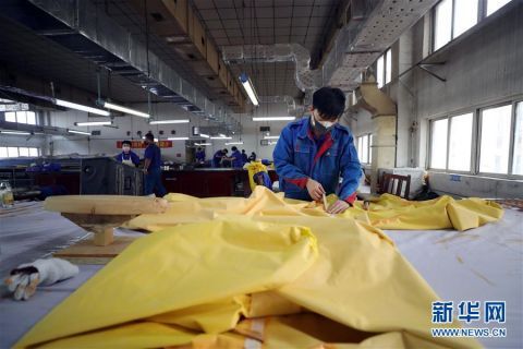  「沈阳橡胶研究设计院」沈阳：加紧生产隔离服