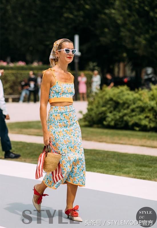 夏天除了满大街的T恤，还有什么上装单品最流行？