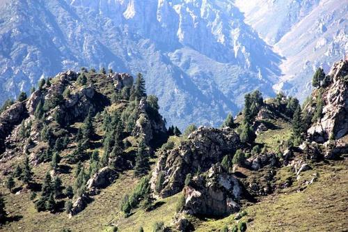 北边百花南青石，祁连苍茫画秋颜--祁连山穿越
