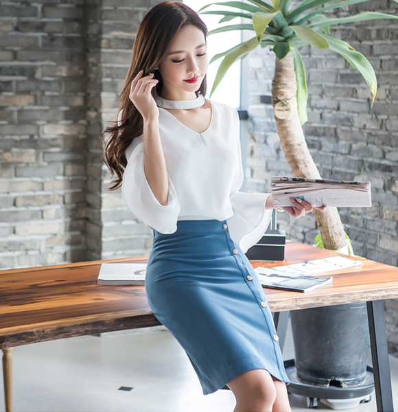 女神孙允珠，白皙朝梦清露炼乳环领荷叶裙