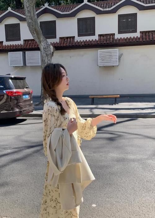  『喜欢』如果你喜欢穿连衣裙，春天就选这几款，穿好了你也是优雅女神