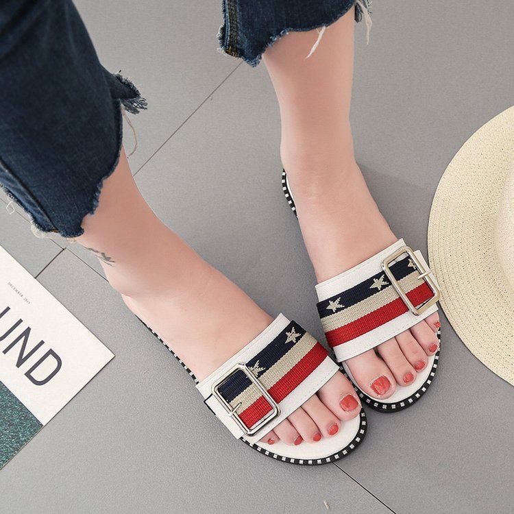 适合20-40岁女性穿的沙滩凉鞋，夏季有这几件就够了