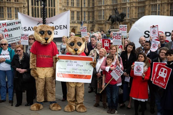 英国人吐槽建高铁蜗牛速度 勘查要带上千人考古队