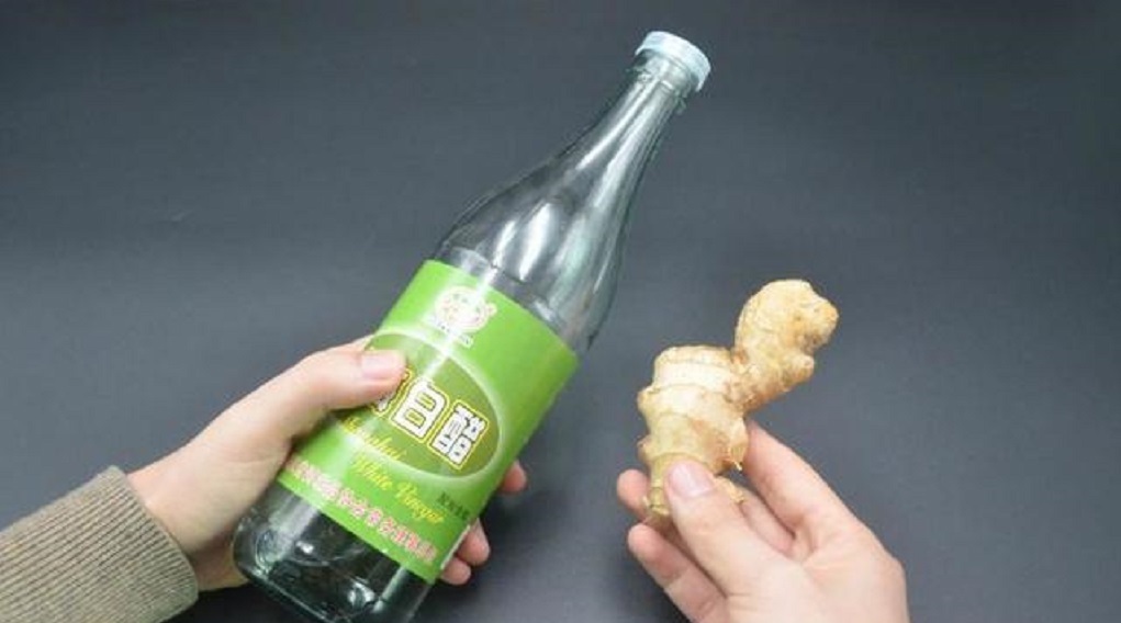 『白醋』白醋加“它”敷敷脸，一周使用两三次，一个月赶走色斑又美白
